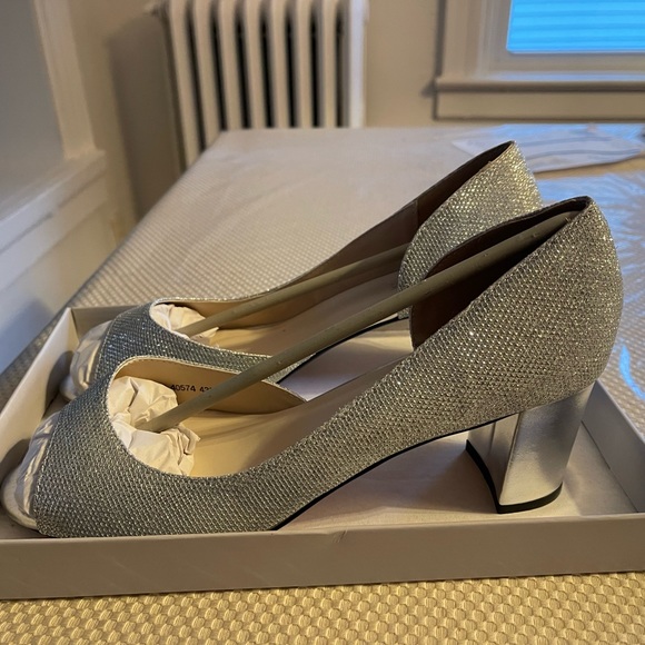Benjamin Walk Womens Joy Silver Glitter Open Toe Slip On Pumps Shoes NWT - Picture 4 of 9